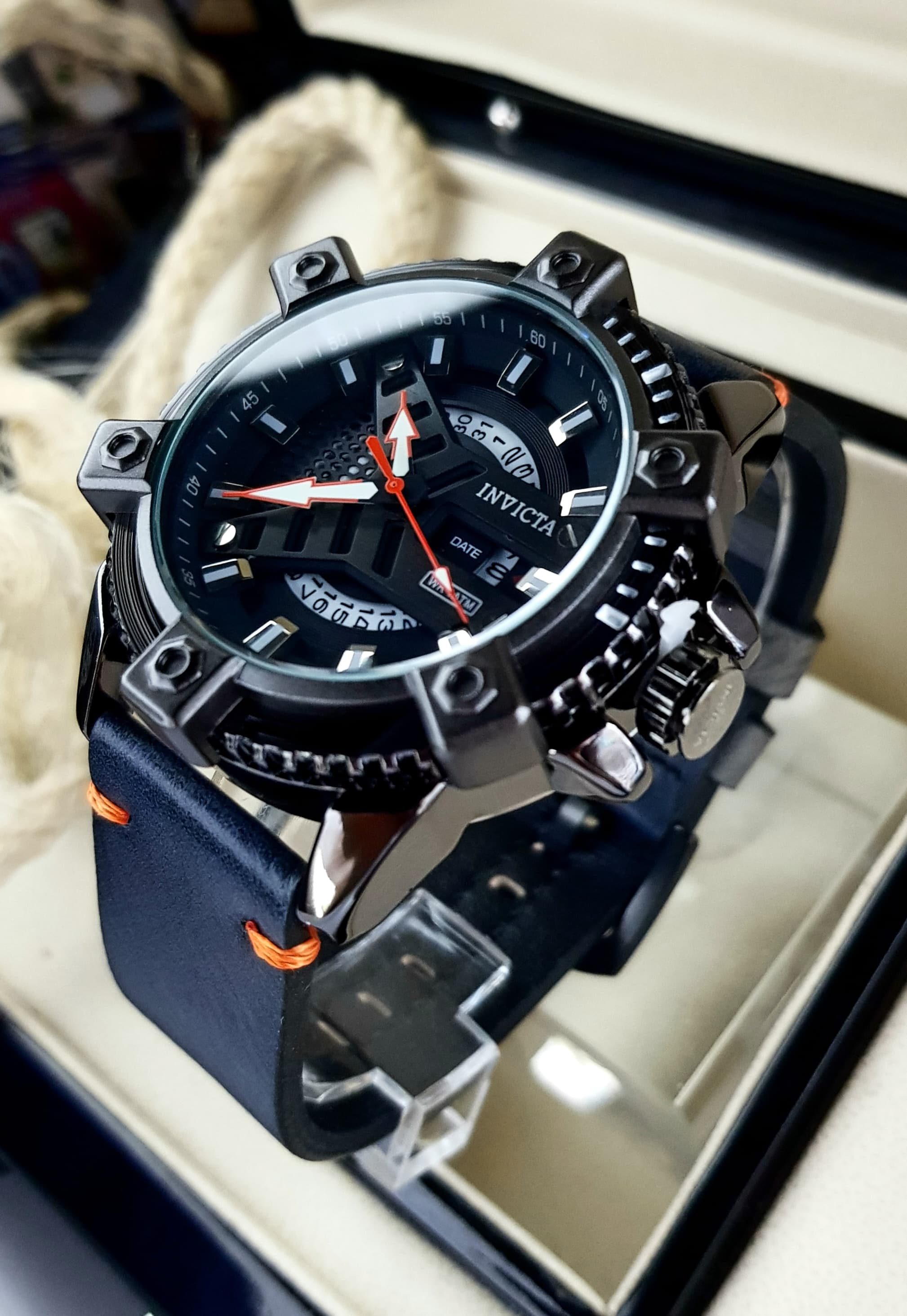 RELOJ INVICTA PULSO CUERO