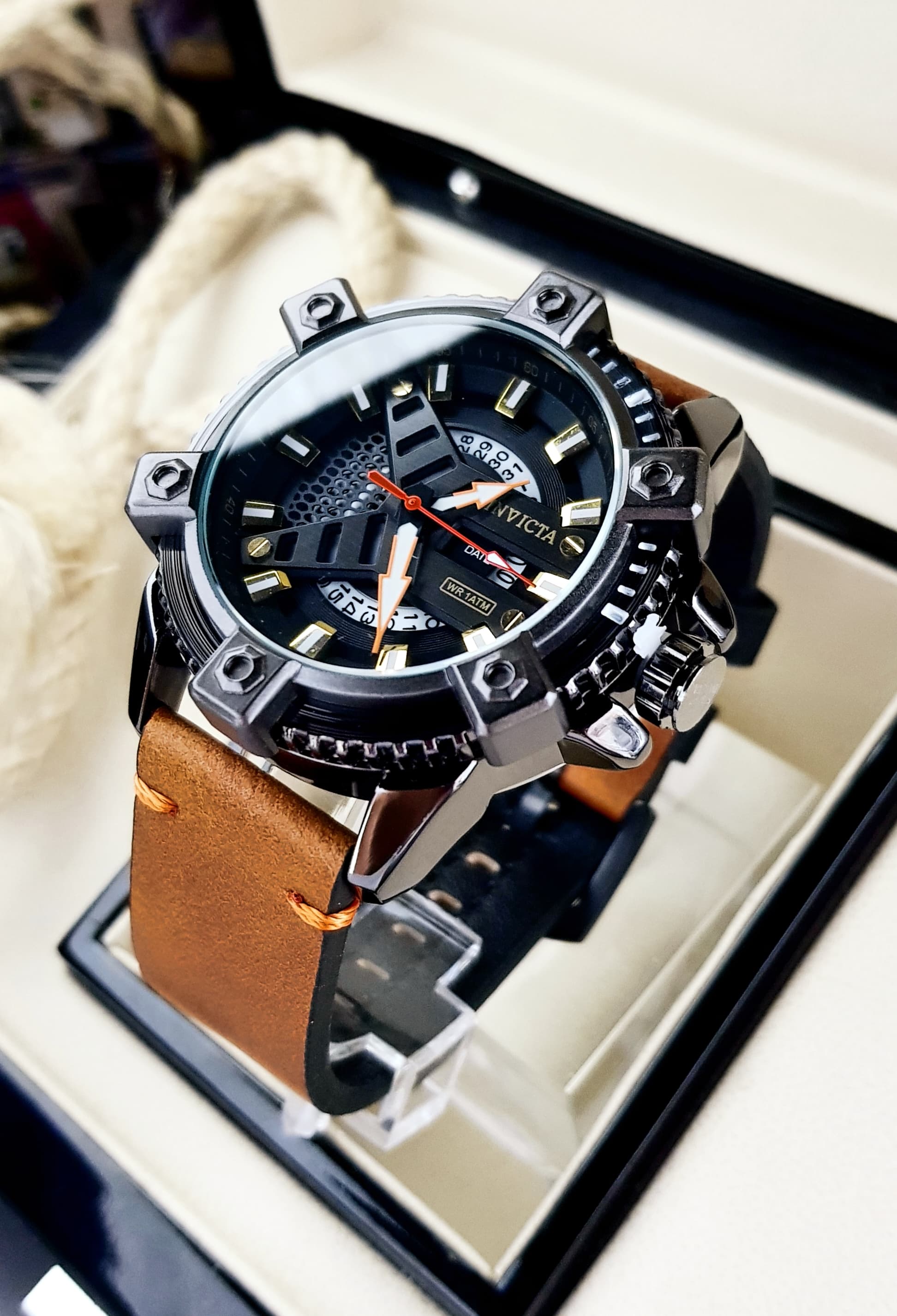 RELOJ INVICTA PULSO CUERO