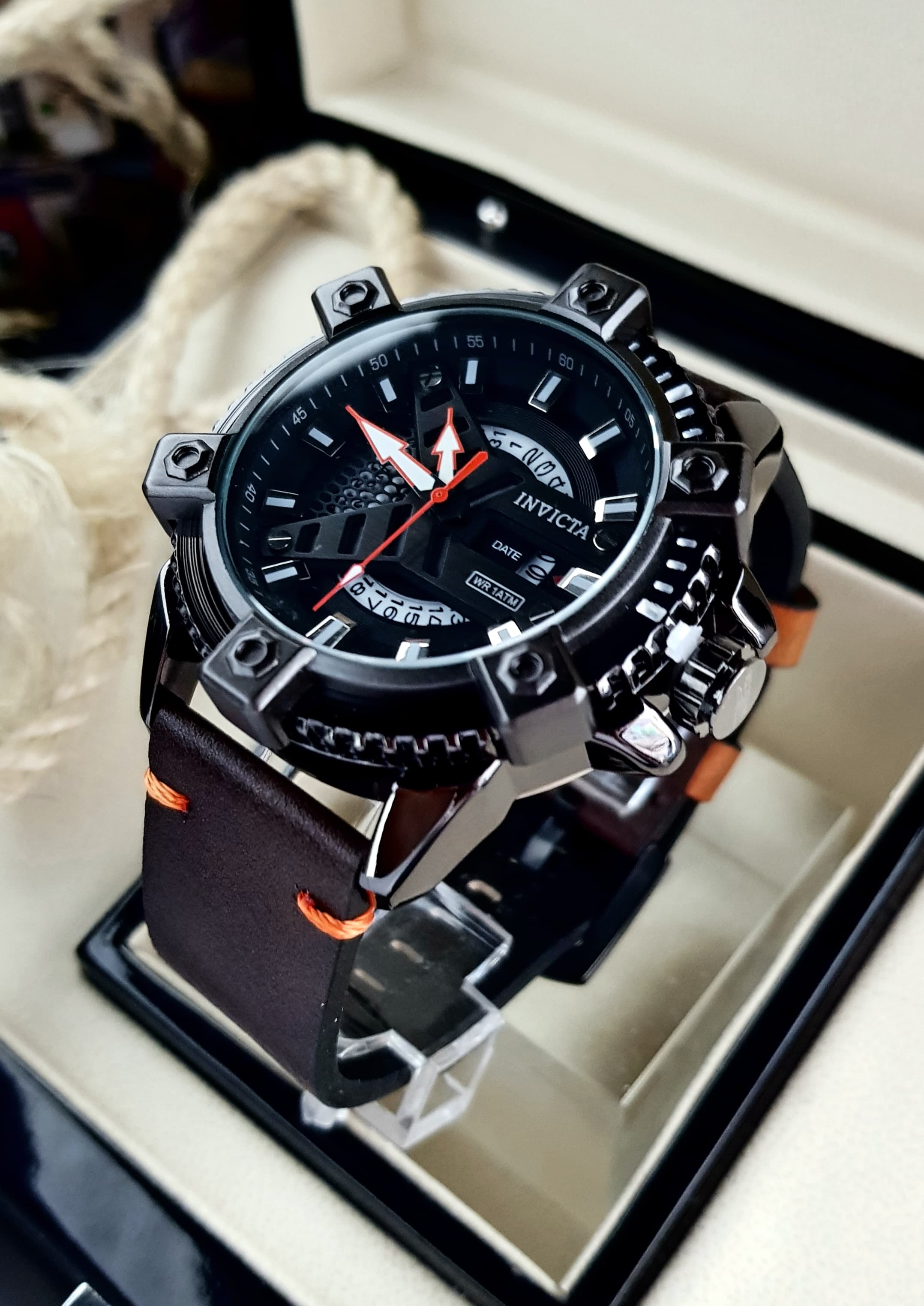 RELOJ INVICTA PULSO CUERO